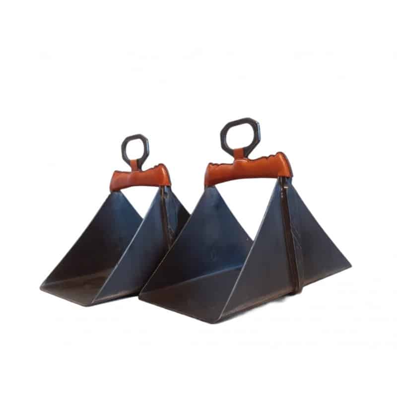 Estribo Basico Fragua Inox. Pavonado Forrado (Par) - Tienda Hípica Online | D’Hispania ®