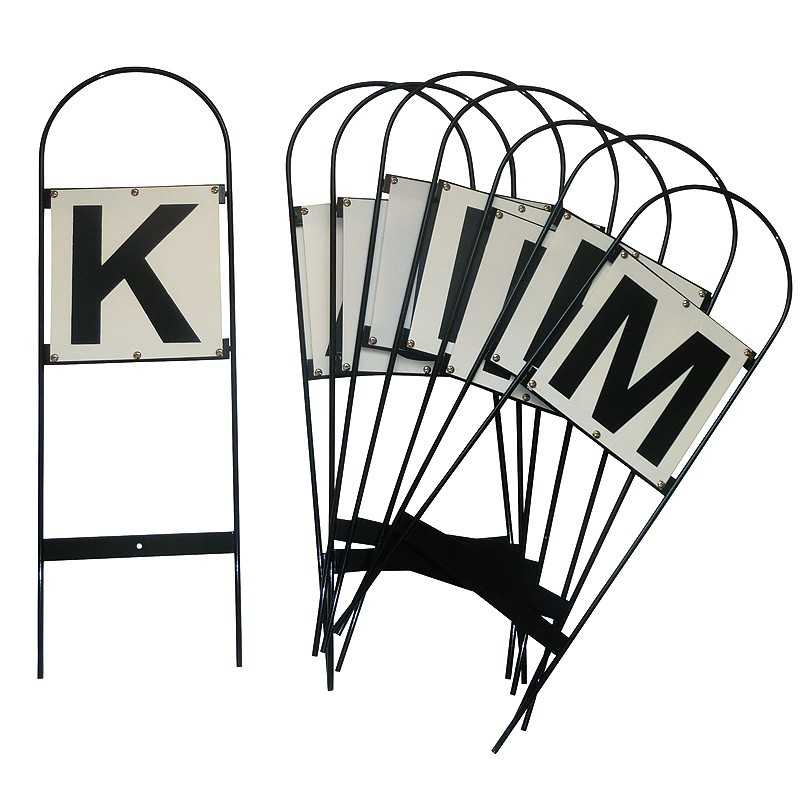 Juego Letras Clavar Pista - 22.5x70cm Marcaje Hípico Profesional - Tienda Hípica Online | D’Hispania ®