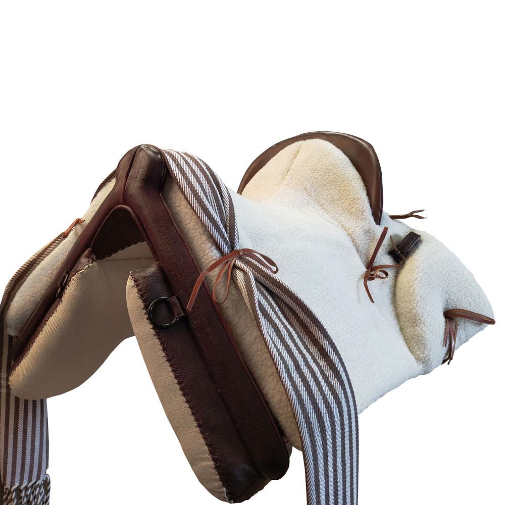 Silla de montar a caballo Castecus Vaquera Modelo Rocío Eco de Tienda Hípica D'hispania, con asiento y barrotes de cuero ecológico.
