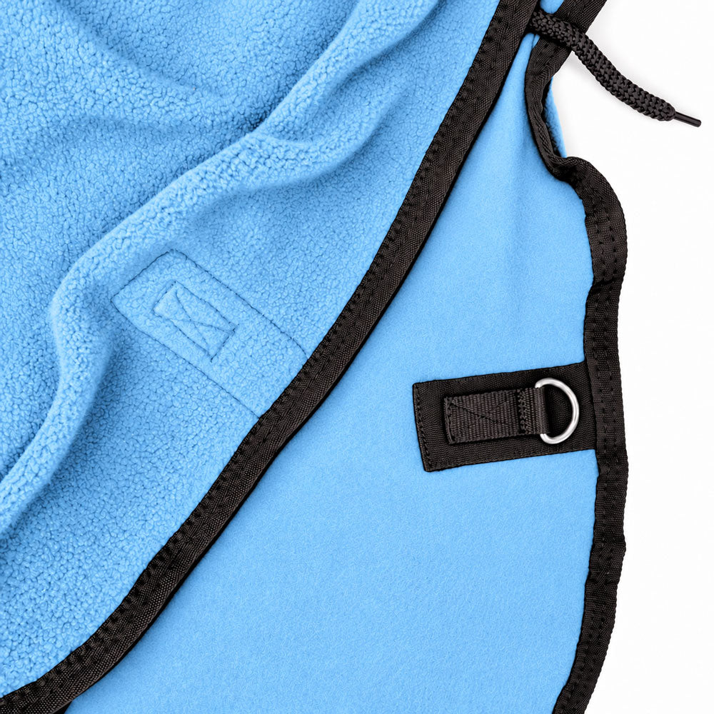 Manta polar para caballo con cinchuelo Azul