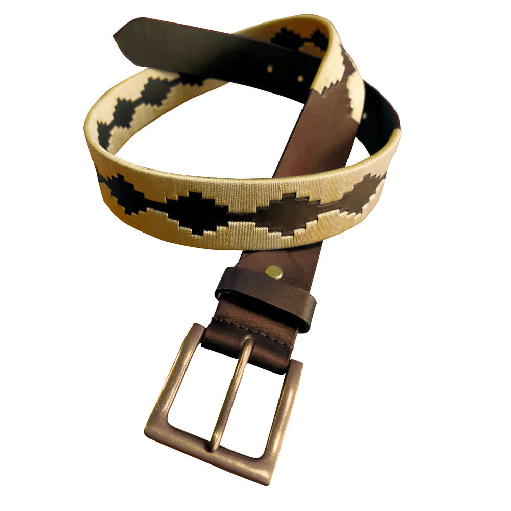 Cinturón de cuero Polo con bordado, ideal como regalo, en tonos marrón con detalles decorativos, de Tienda Hípica D'Hispania.