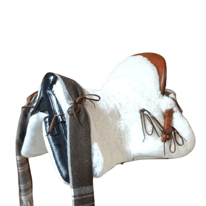 Silla de montar vaquera Duende de D'Hispania, armazón de paja centeno, artesanal española para caballos.