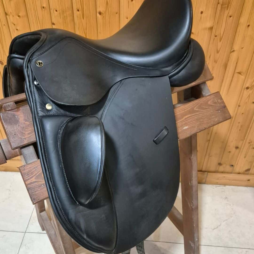 OCASIÓN Silla Inglesa Doma Berlin 17.5 - Estado Perfecto - Tienda Hípica Online | D’Hispania ®