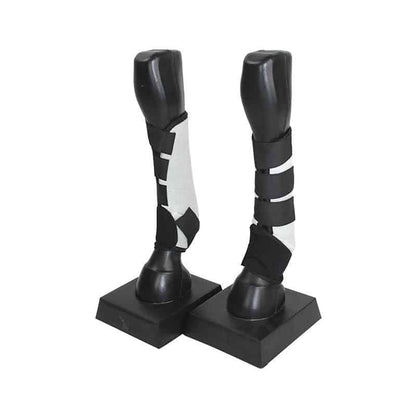 Protectores para patas y manos de caballo de la marca Tienda Hípica D'hispania, ideales para protección y cuidado.