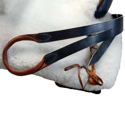 Silla de montar a caballo Castecus vaquera modelo Rocío Eco de Tienda Hípica D'Hispania, con detalles en cuero y acolchado cómodo.