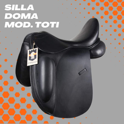 Silla de doma clásica TOTI con taco muslera, silla inglesa de doma de la marca D'Hispania, diseñada para equitación y entrenamiento.