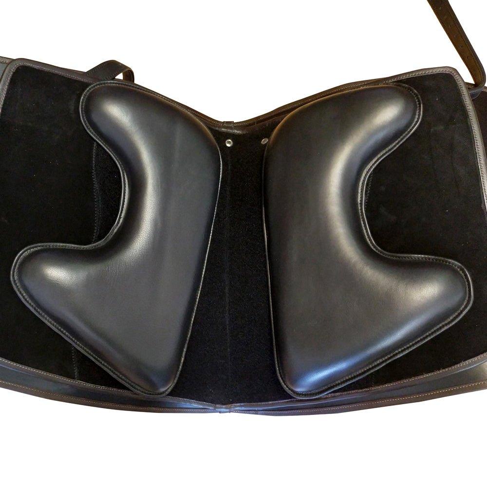 SILLA MEDIEVAL ESPAÑOLA AZSH786 NEGRO - Estética Medieval Repujados Tradicionales Treeless - Tienda Hípica Online | D’Hispania ®