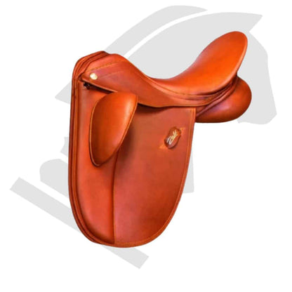 Silla de doma clásica ZALDI Doma Drim, artesanal española, silla inglesa de doma para equitación, en color marrón oscuro.