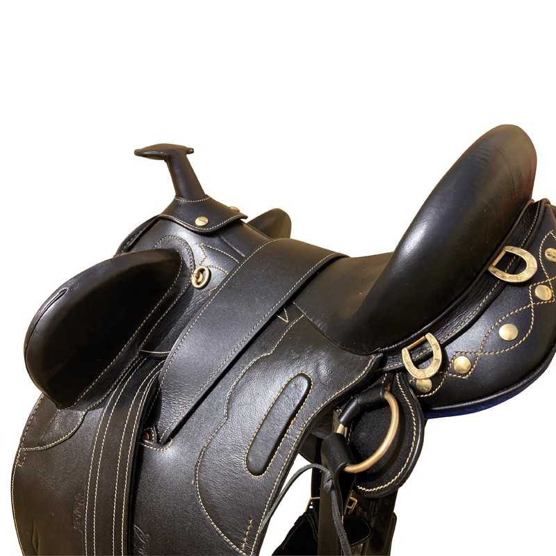 Silla Australiana con Pomo 17.5" - Kit Completo Cuero Premium - Tienda Hípica Online | D’Hispania ®