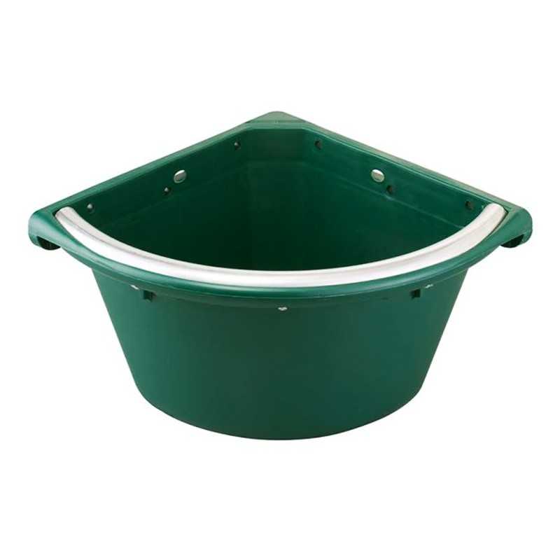 Comedero de rincón con borde de aluminio de 16L, resistente, ideal para caballos en un entorno ecuestre.