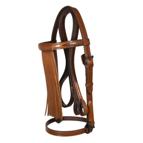 Cabezada vaquera con funda artesana hecha a mano, en cuero y con detalles decorativos, para montar a caballo.