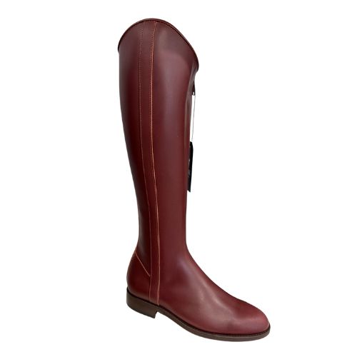 Bota hípica engrasada Cerezo de D'Hispania para montar, con cuero resistente y detalles de calidad en imagen.