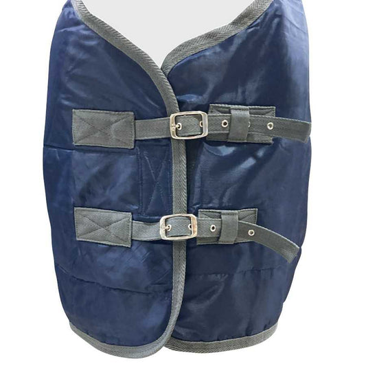 Manta de establo acolchada