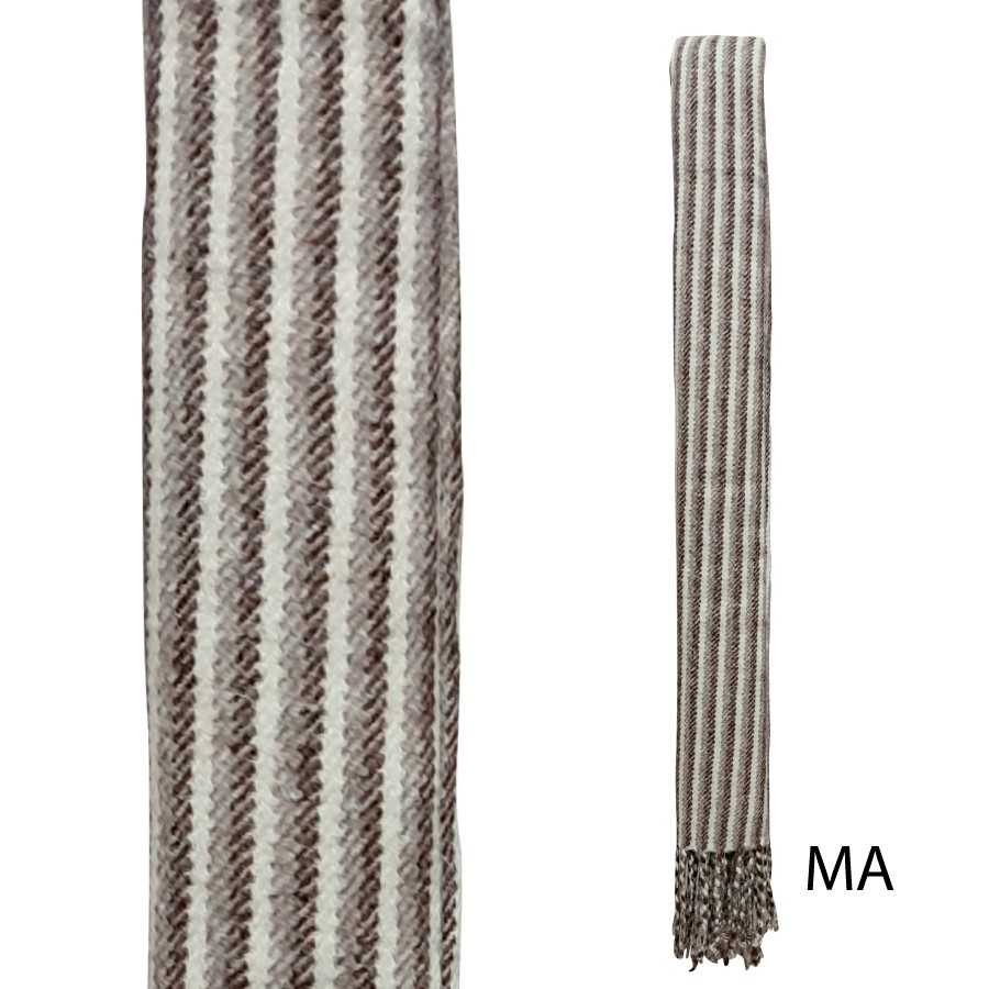 Manta estribera de Grazalema cosida sin bolsillo, diseño clásico y textil de calidad para uso ecuestre.